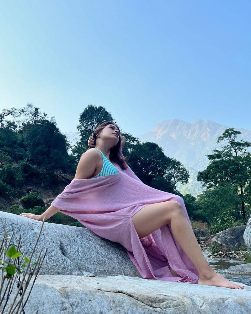 shraddha-das-kashmir-vacation-photos